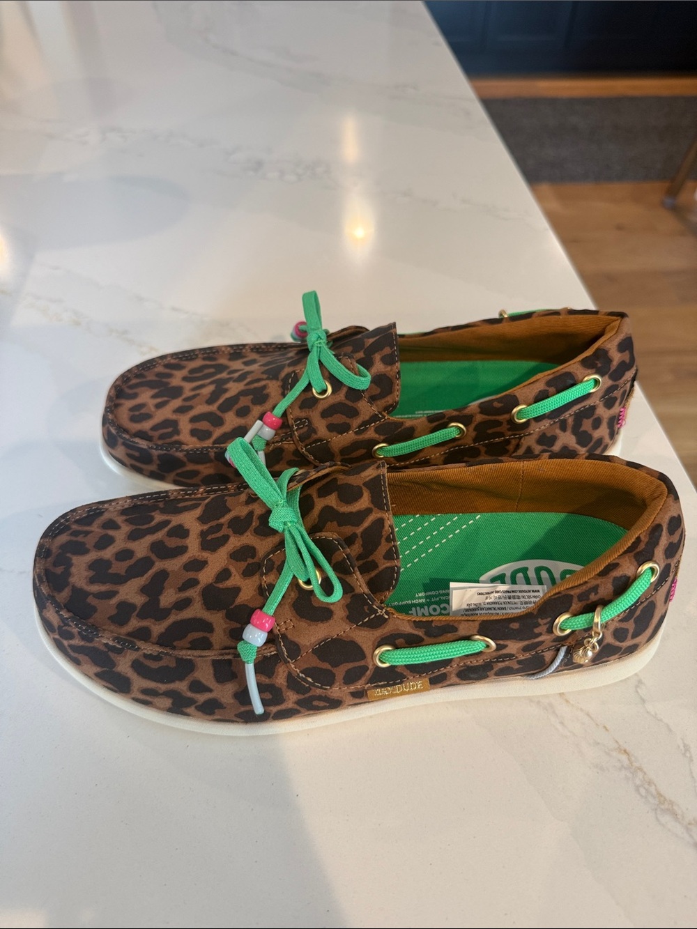 Hey Dude Womens Leopard Print Moccasin with Green Accents, size 9, NWOT - Picture 3 of 5